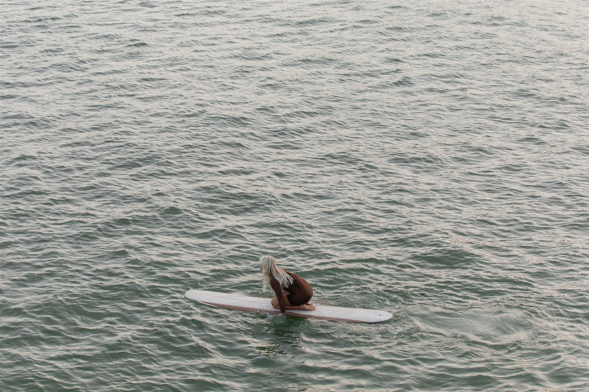 Amanda Djerf wearing Long Jane Wetsuit and Rell vest Ecofriendly Neoprene| Abysse