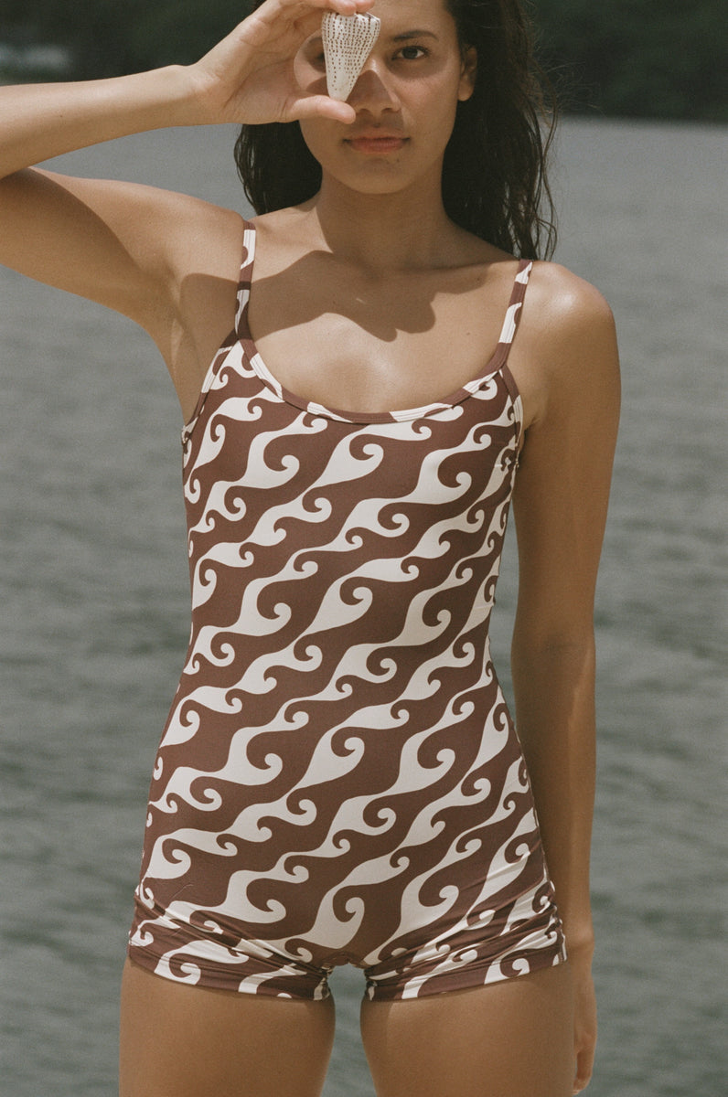 Hawkins One-Piece Bodysuit in Wave Print – Sustainable Swimwear