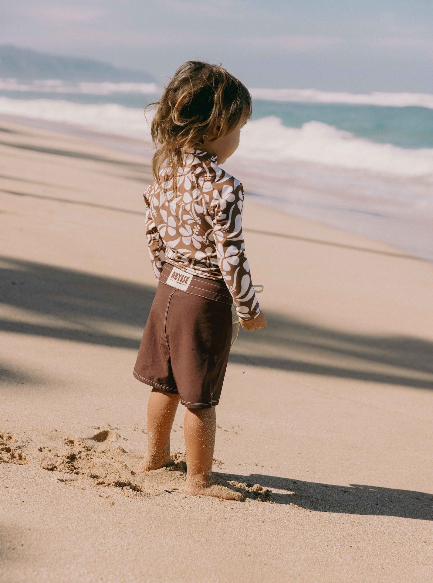 Channeling the effortless style of the ‘90s, the mini CRUSH board shorts are the mini version of our iconic board shorts, made in our groms sizes.