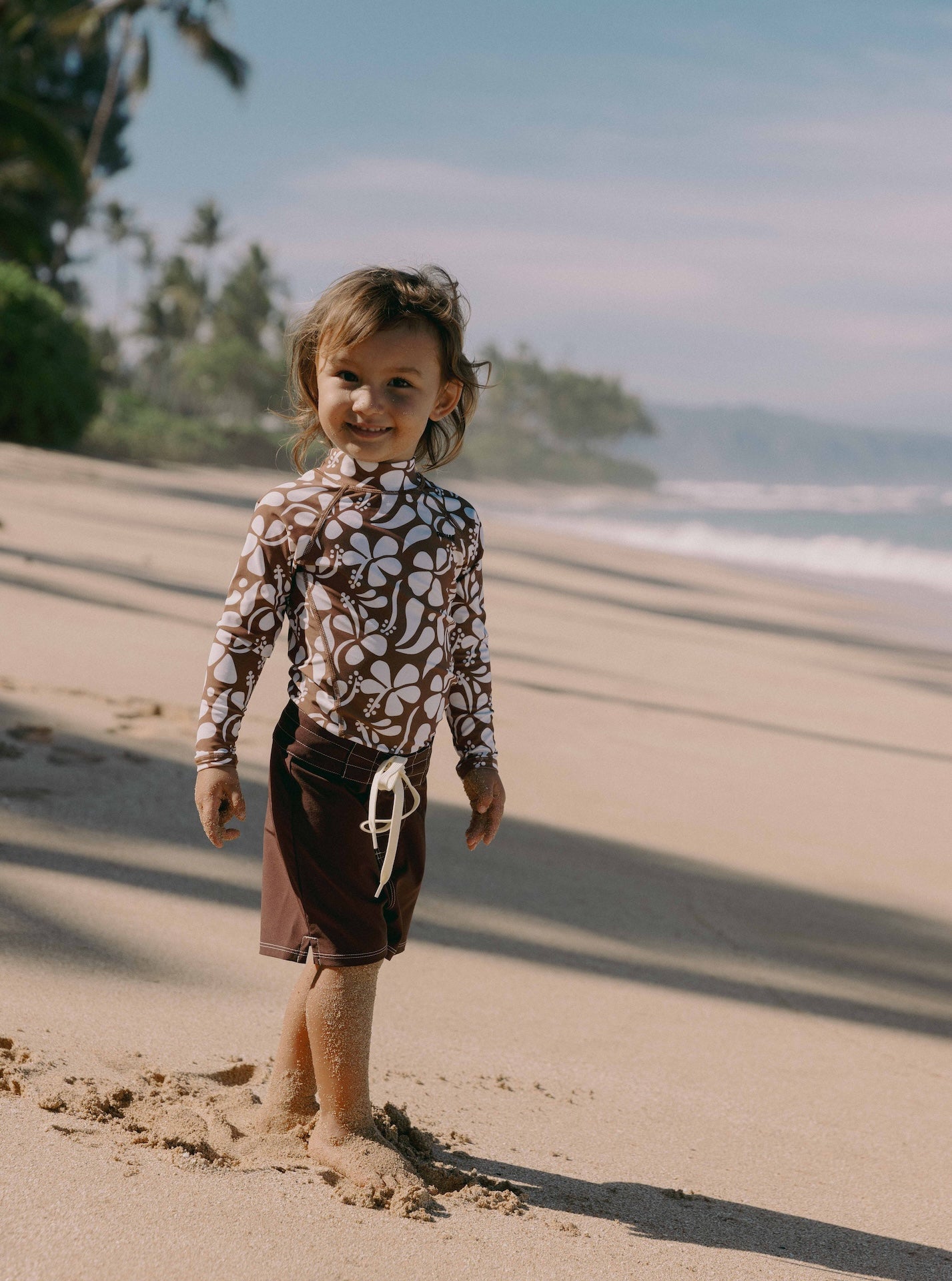 Channeling the effortless style of the ‘90s, the mini CRUSH board shorts are the mini version of our iconic board shorts, made in our groms sizes.