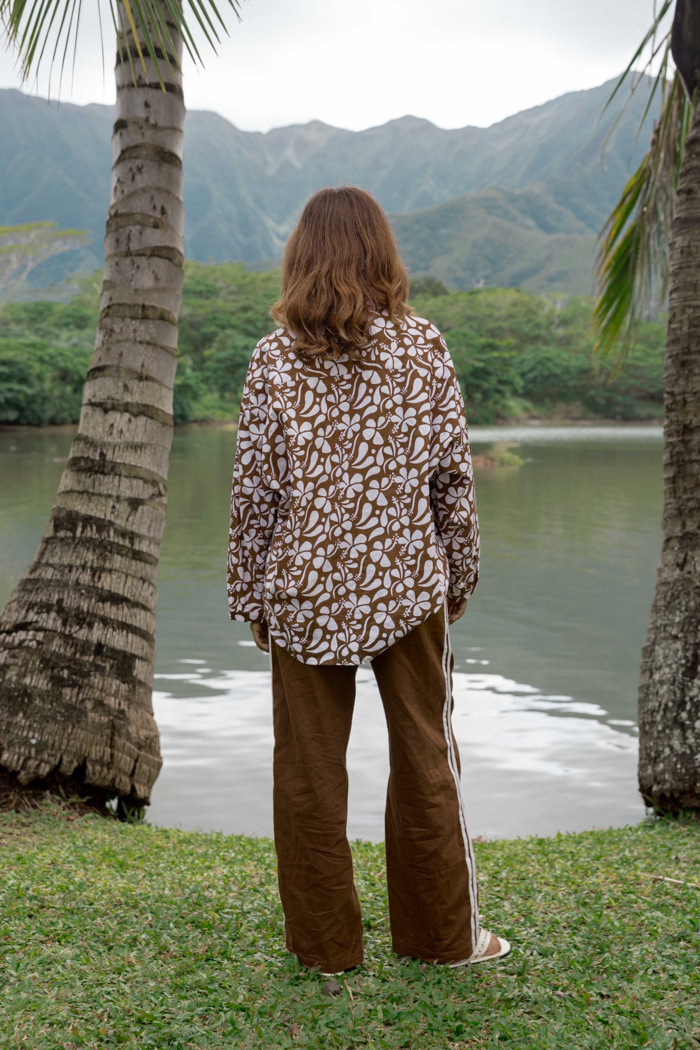 Puka Linen Shirt - Lei Brown