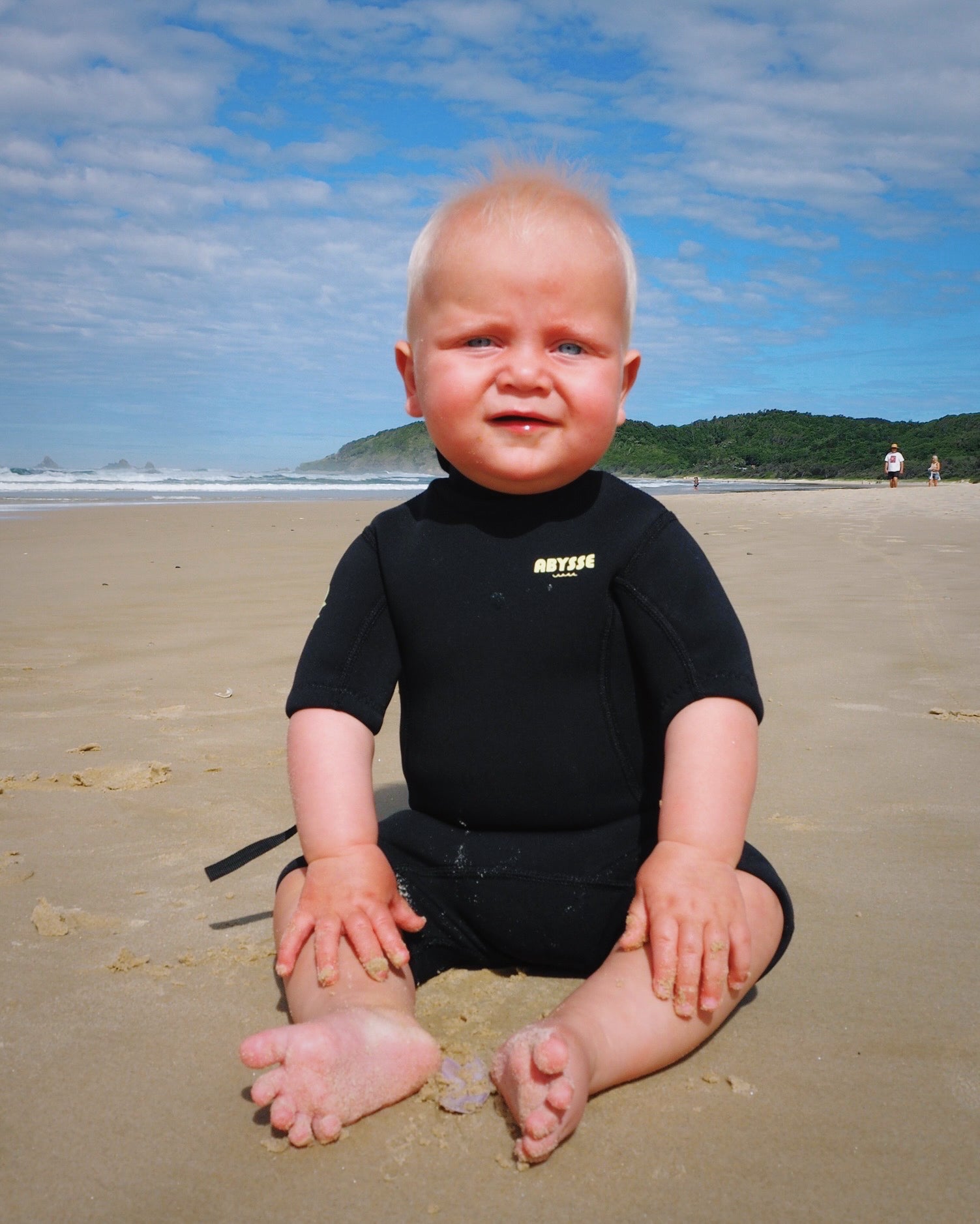 Introducing our Mini Wetsuit range, made for our water spirited children. We believe in creating a better and sustainable world for them. A collection purposefully designed for little active bodies, that love to spend days in the waves, with our Abysse ethos in mind