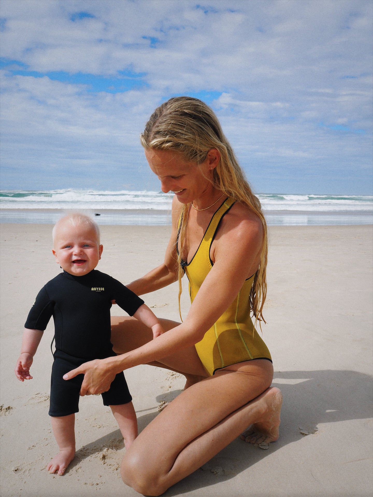 Introducing our Mini Wetsuit range, made for our water spirited children. We believe in creating a better and sustainable world for them. A collection purposefully designed for little active bodies, that love to spend days in the waves, with our Abysse ethos in mind