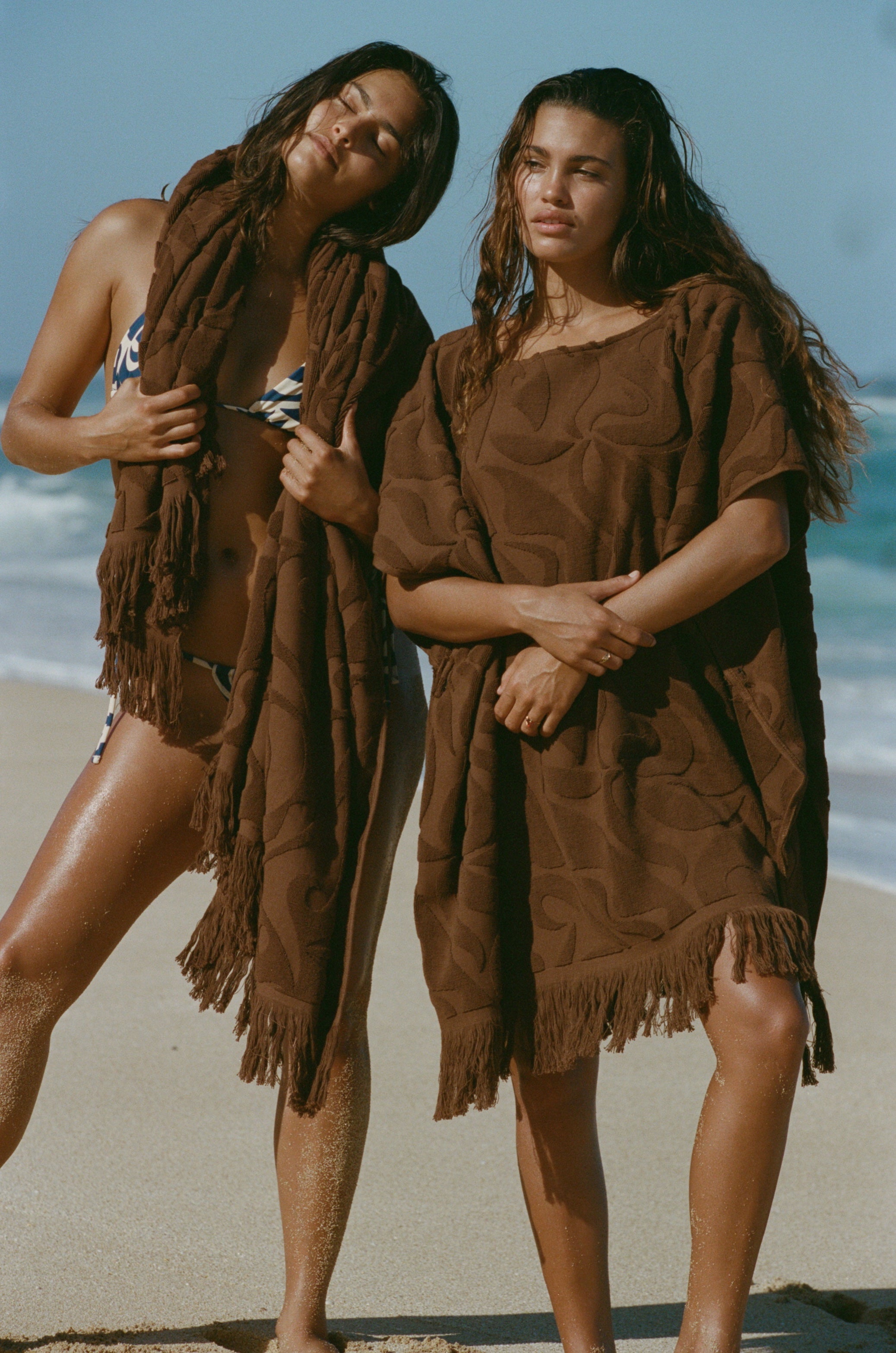 Surf Changing Poncho - Reef - chocolate