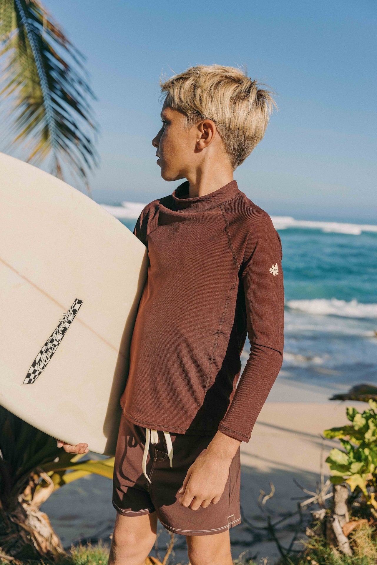 Channeling the effortless style of the ‘90s, the mini CRUSH board shorts are the mini version of our iconic board shorts, made in our groms sizes.