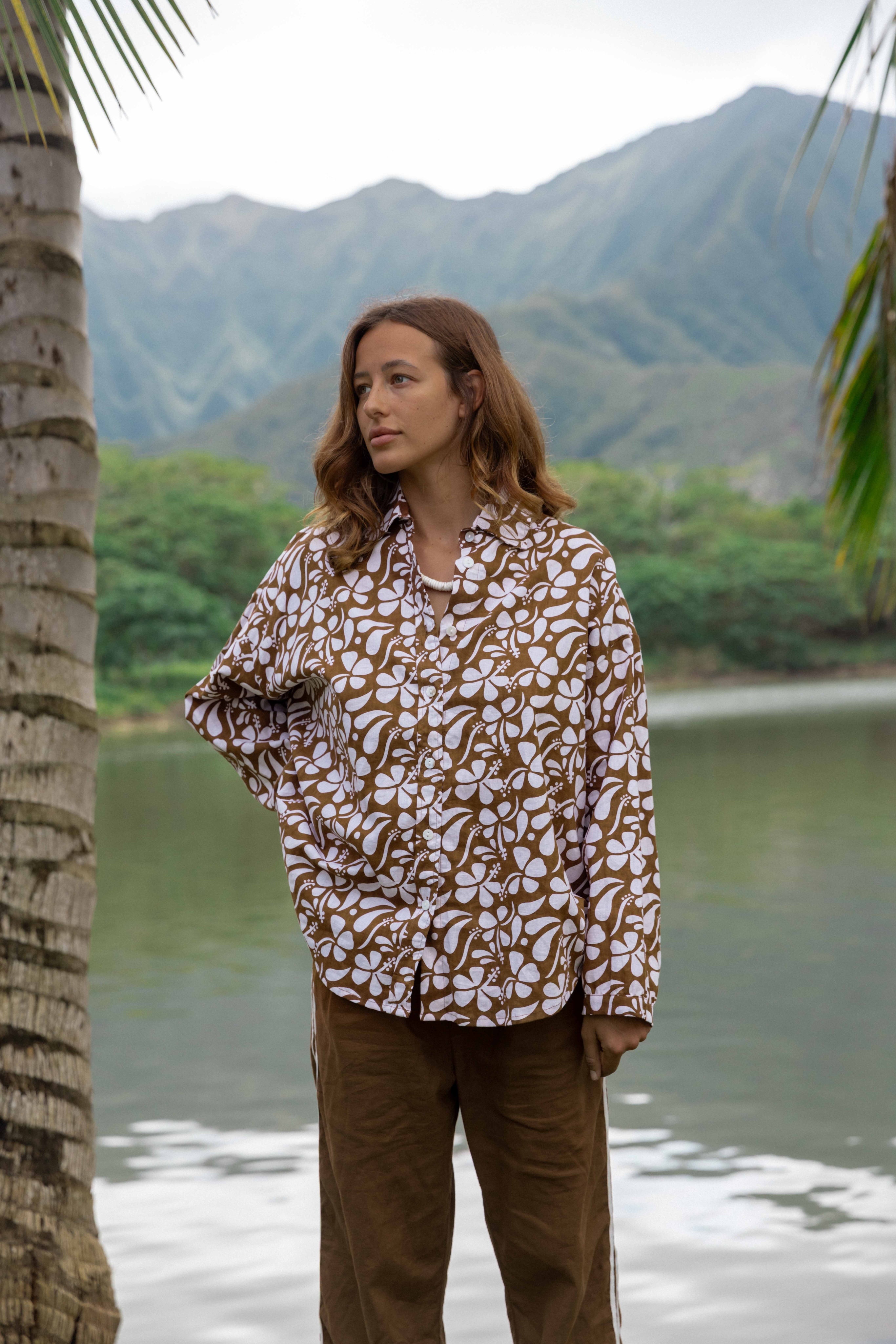 Puka Linen Shirt - Lei Brown