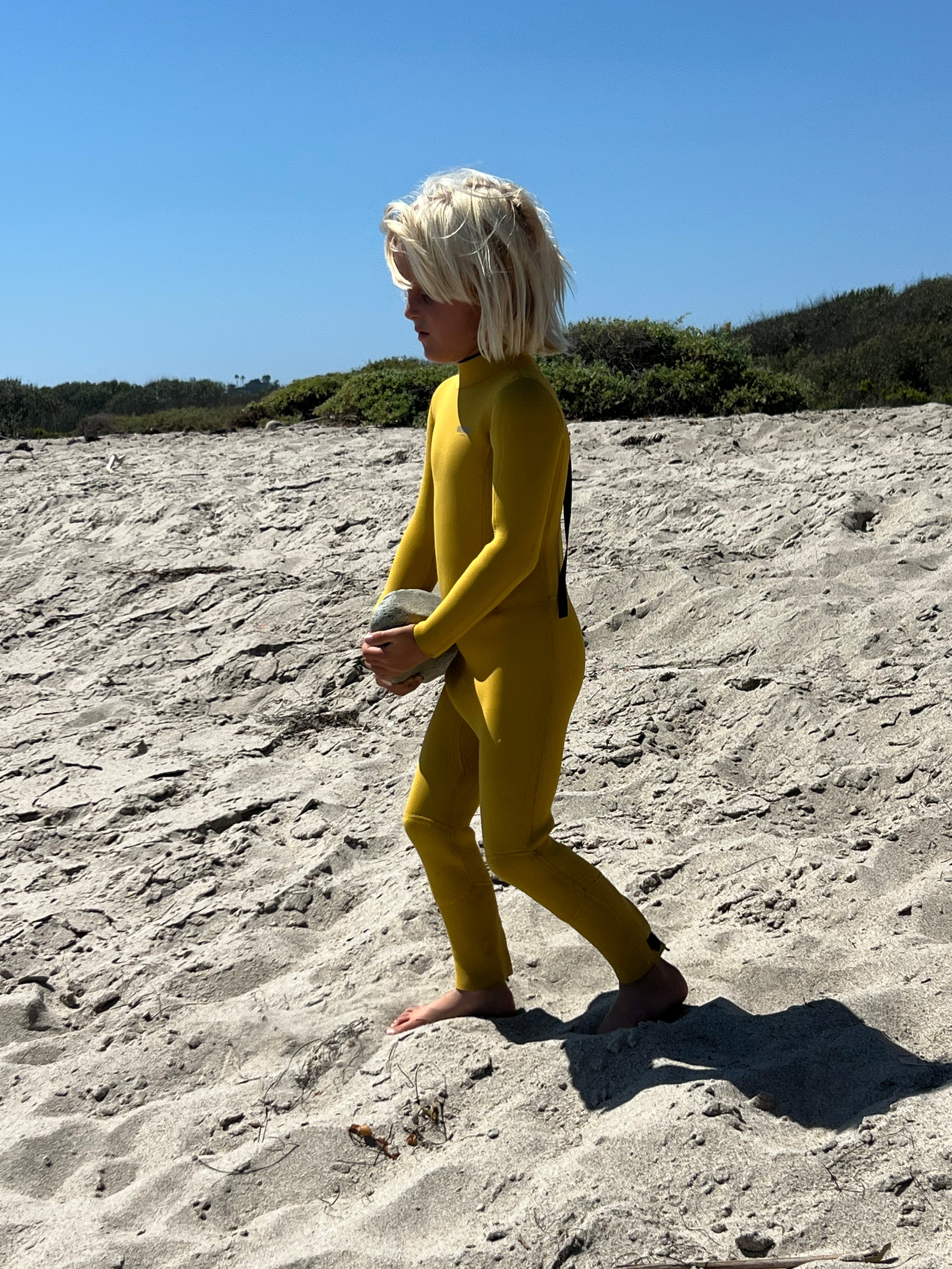 Mano Mini Fullsuit 3/3 mm - Shell | Yellow made for cooler waters