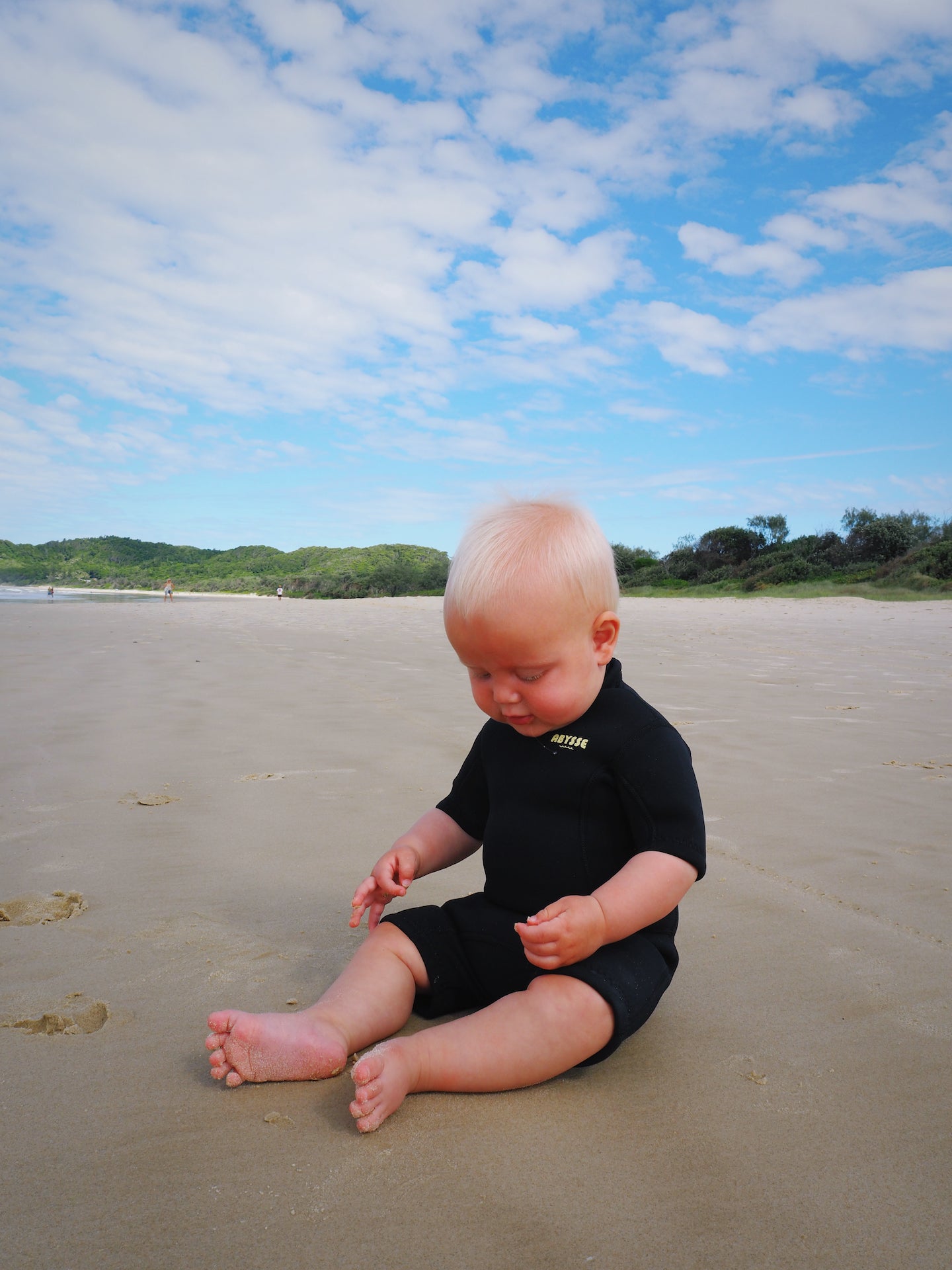 Introducing our Mini Wetsuit range, made for our water spirited children. We believe in creating a better and sustainable world for them. A collection purposefully designed for little active bodies, that love to spend days in the waves, with our Abysse ethos in mind