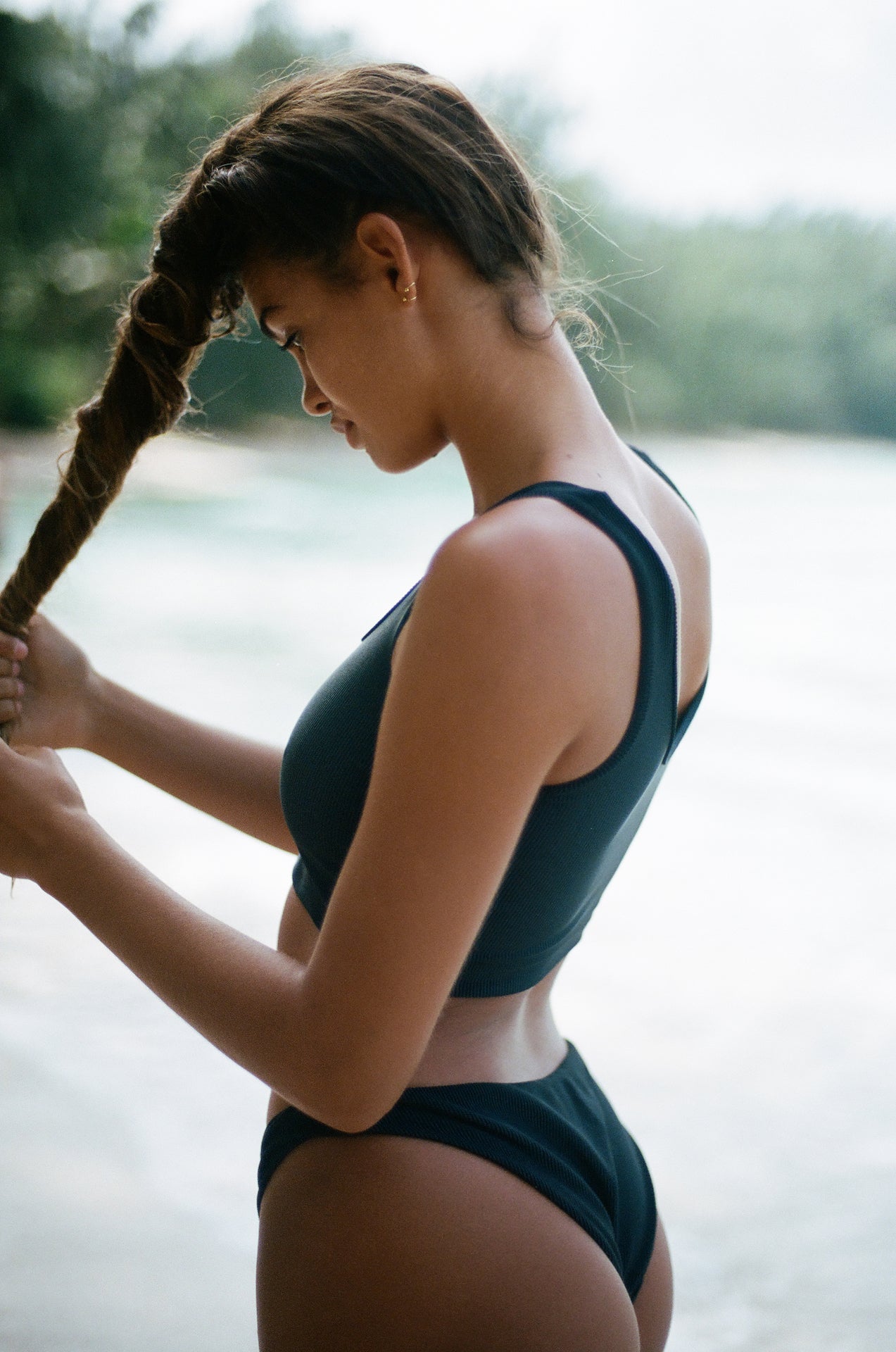 Marge Bottom -brief- medium coverage-Jet-rib |ABYSSE