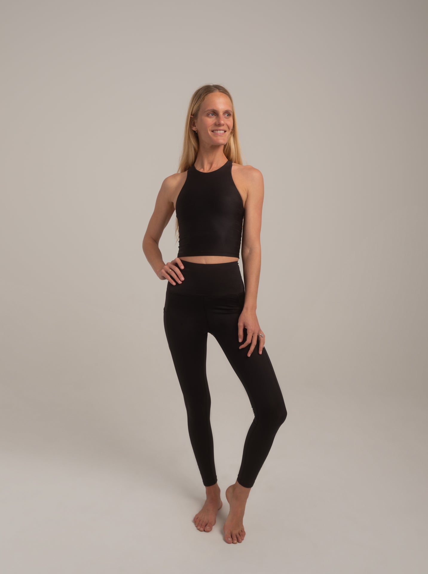 Earle - Jet - ribbed fabric | sustainable active wear - pant - with pockets | eco-friendly leggings